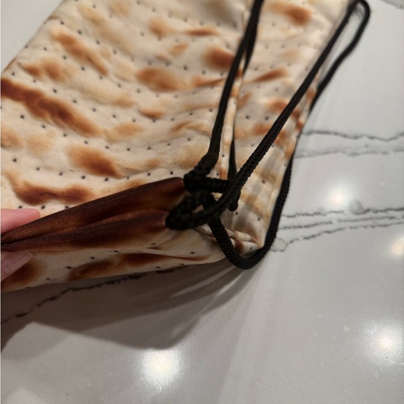 NWOT Matzah Drawstring Bag Backpack and gently used Shmutzy Girl Book - Picture 5 of 12